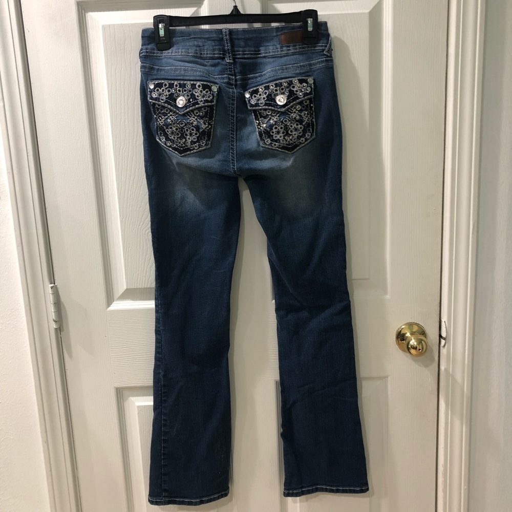 Wall Flower boot cut jean embroidered pockets size 5